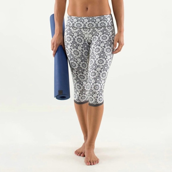 LULULEMON Ignite Crop Twiggy Printed Nimbus Soot - Picture 2 of 13
